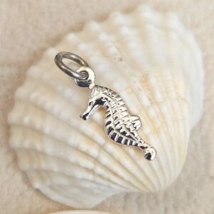 Sterling Silver Seahorse Vintage Small Charm Pendant 925